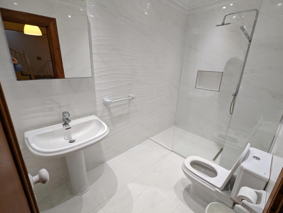 Casa Roc Madeira - 5 Bedrooms - Ocean And Views - Private Heated Pool Villaer Funchal (Madeira)